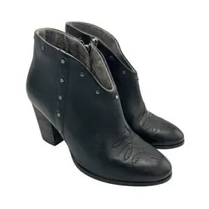 Ariat | Shoes | Ariat Unbridled Kaelyn Black Leather Studded  display picture 1